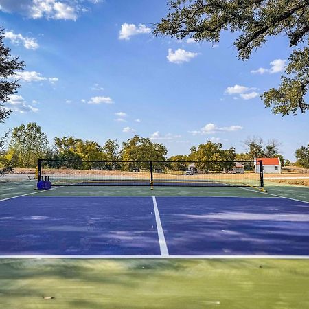 Container Home With Rooftop Views And Pickleball-Pecan Grove Bellmead Exteriör bild