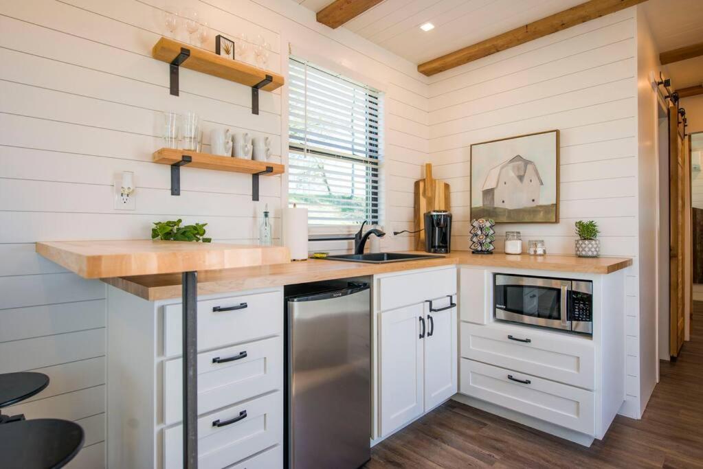 Container Home With Rooftop Views And Pickleball-Pecan Grove Bellmead Exteriör bild