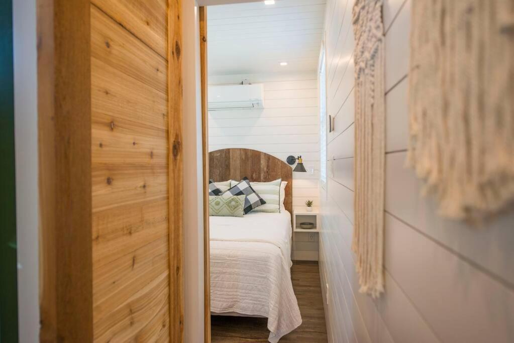 Container Home With Rooftop Views And Pickleball-Pecan Grove Bellmead Exteriör bild