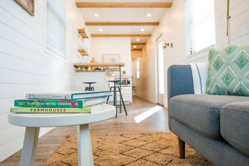 Container Home With Rooftop Views And Pickleball-Pecan Grove Bellmead Exteriör bild