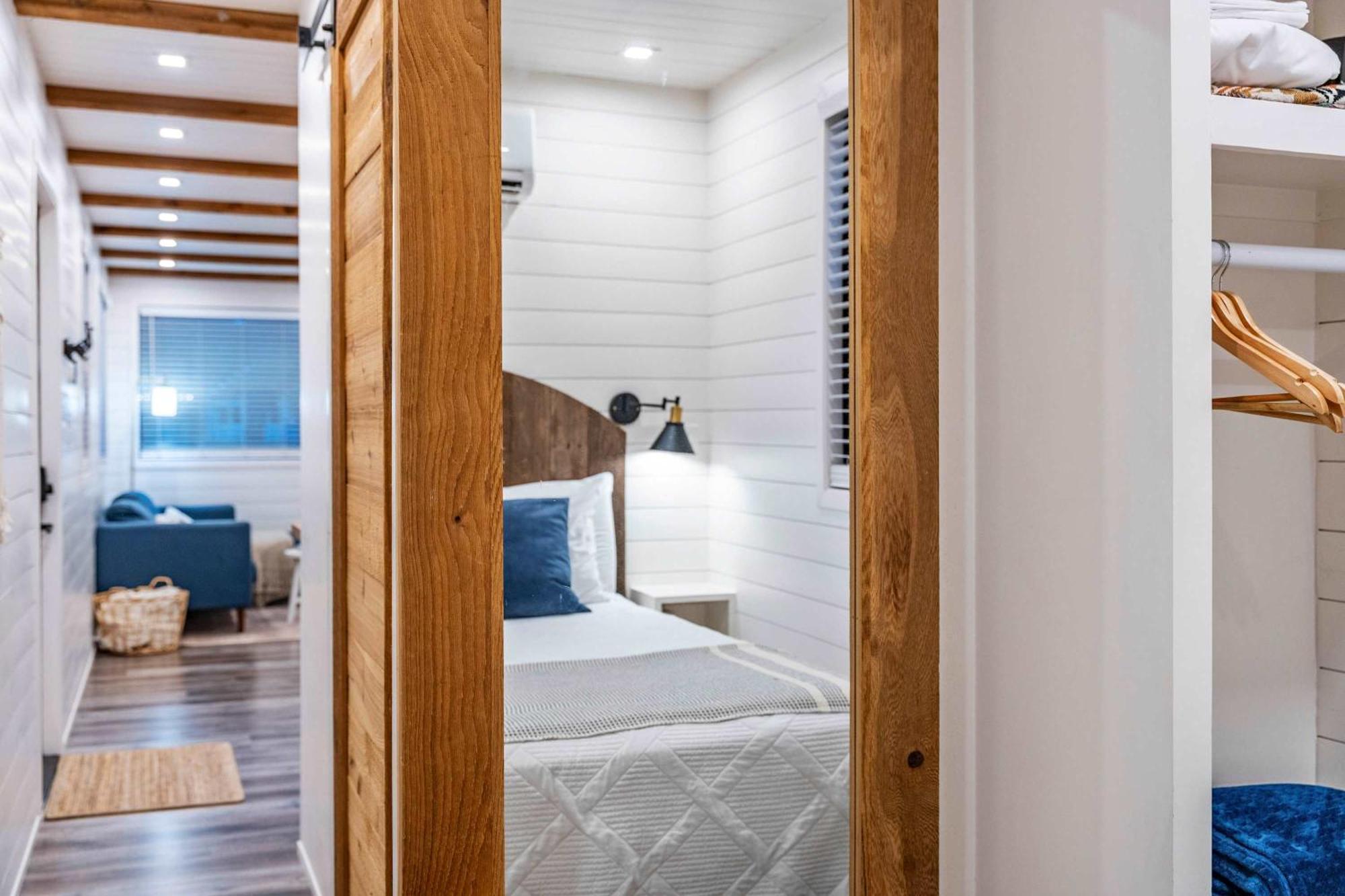 Container Home With Rooftop Views And Pickleball-Pecan Grove Bellmead Exteriör bild